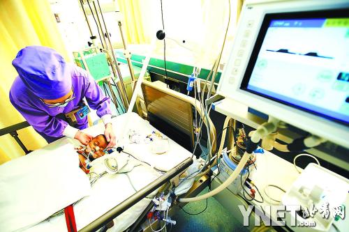 父子跨血型捐肝完成