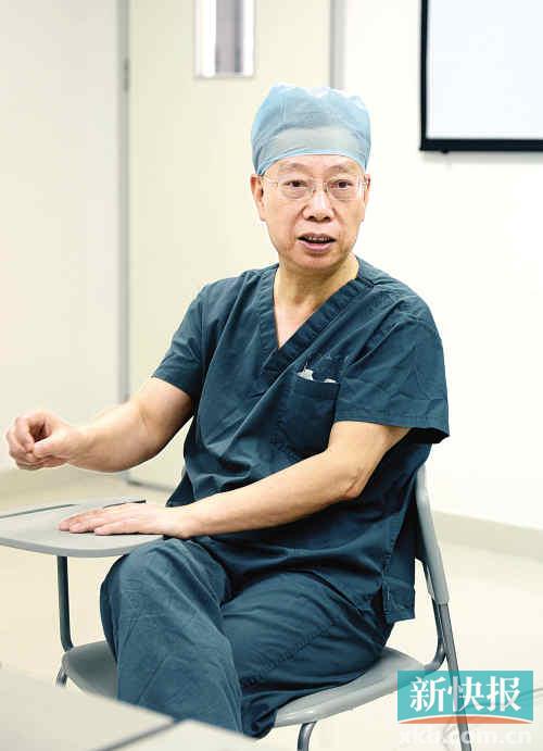 生部副部长黄洁夫。