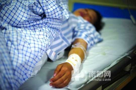 周女士自称因例假拒绝行房，被丈夫殴打并砍断手脚筋