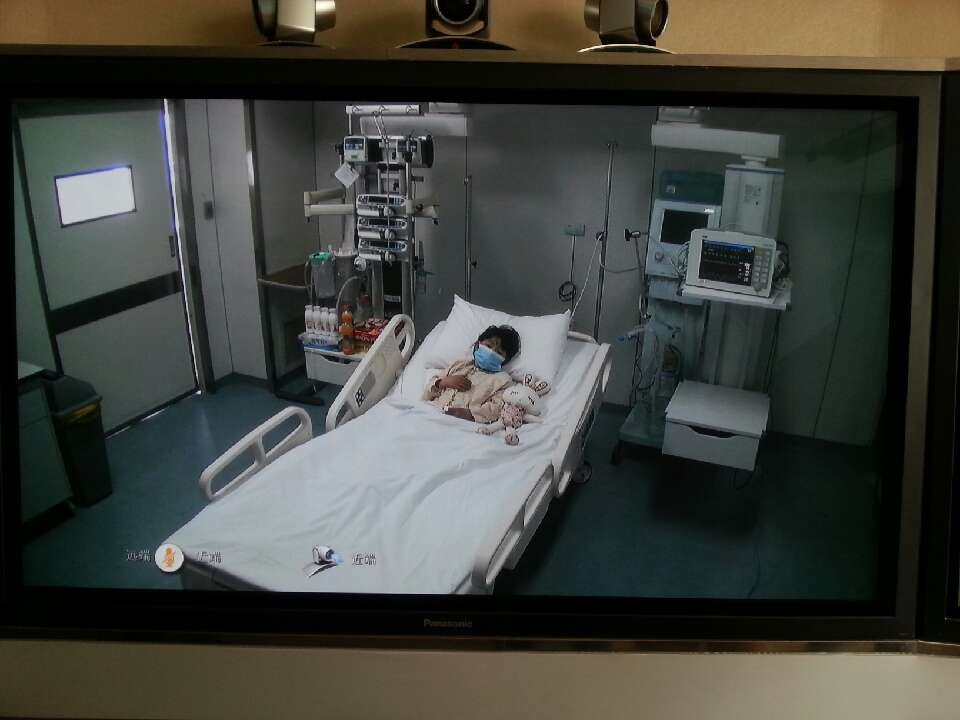 中广网记者在北京地坛医院拍摄的北京首例人感染H7N9禽流感患者画面