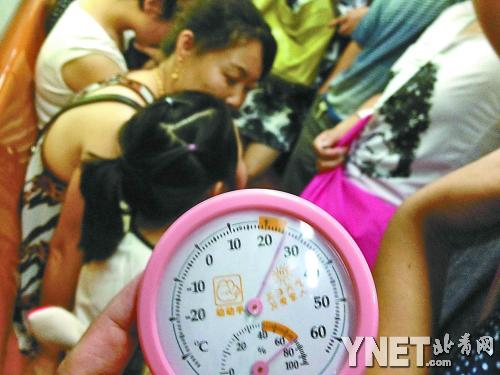 每到夏天，地铁温度总是困扰乘客