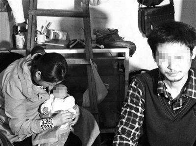 刘钊夫妇试图将孩子送到“婴儿安全岛”未果，当天下午，广州宣布暂停试点