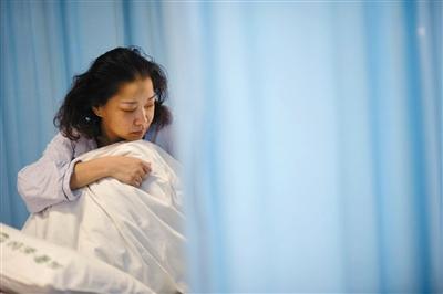 7岁患绝症男孩捐肾救母：妈妈替我活下去