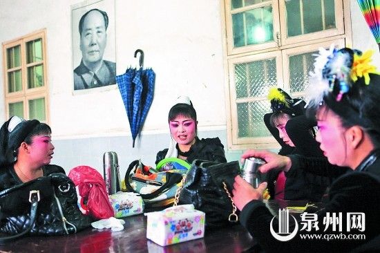 哭灵前的化妆准备 哭灵前的化妆准备